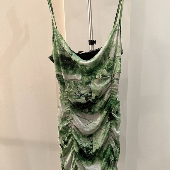 Pretty Little Thing Dress- TAGS - Picture 2 of 5